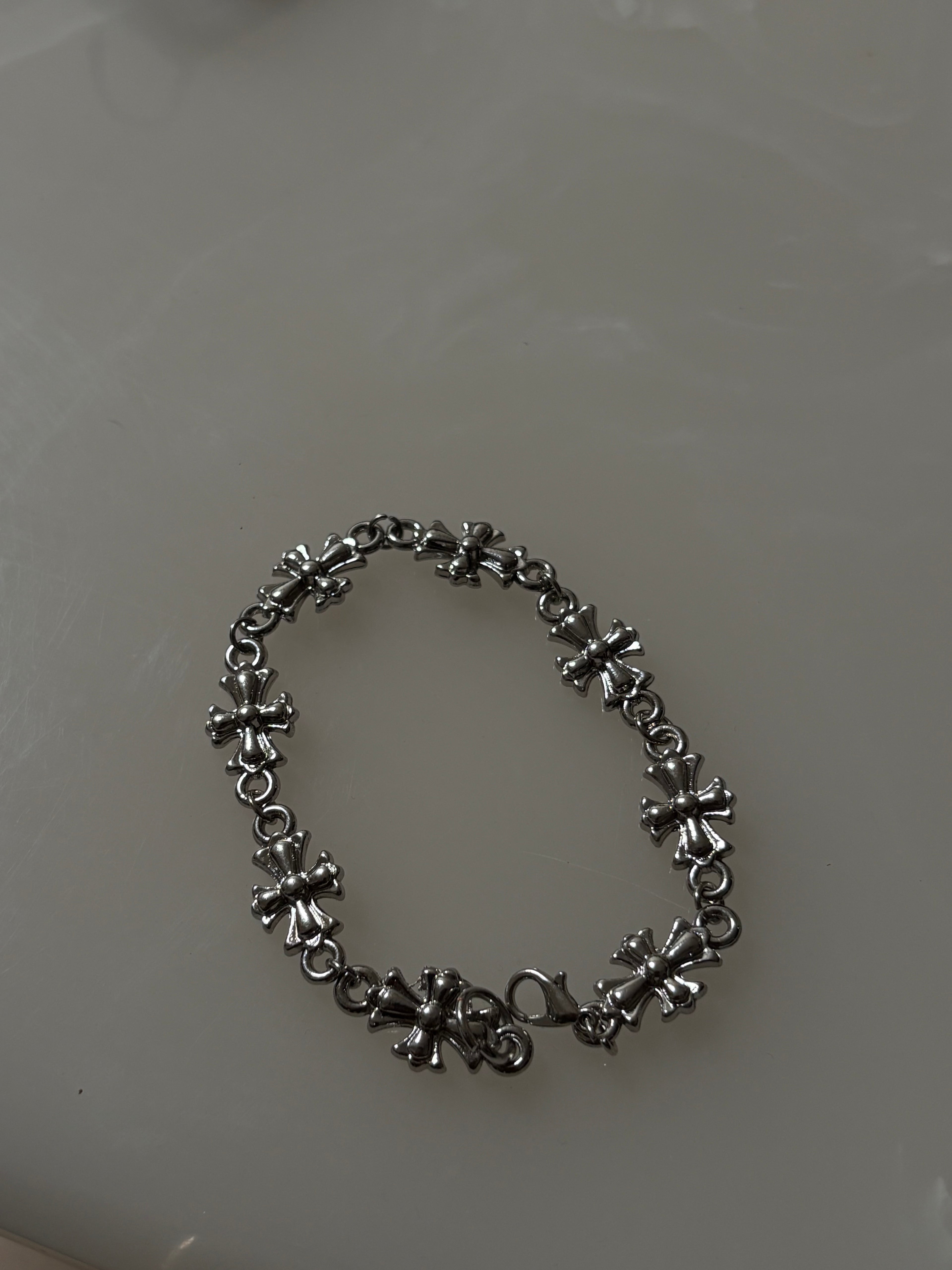 Cross braclet